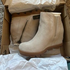 NIB Sorel Joan of Arctic Wedge II Zip